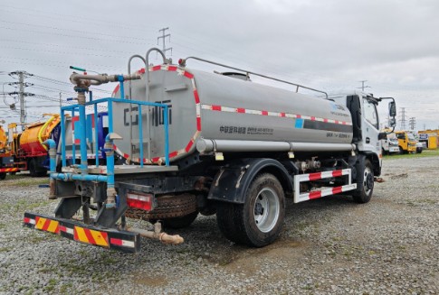 二手東風(fēng)福瑞卡10方灑水車(chē)_二手中聯(lián)重科10方灑水車(chē)4