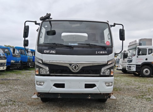 二手東風(fēng)福瑞卡10方灑水車(chē)_二手中聯(lián)重科10方灑水車(chē)3